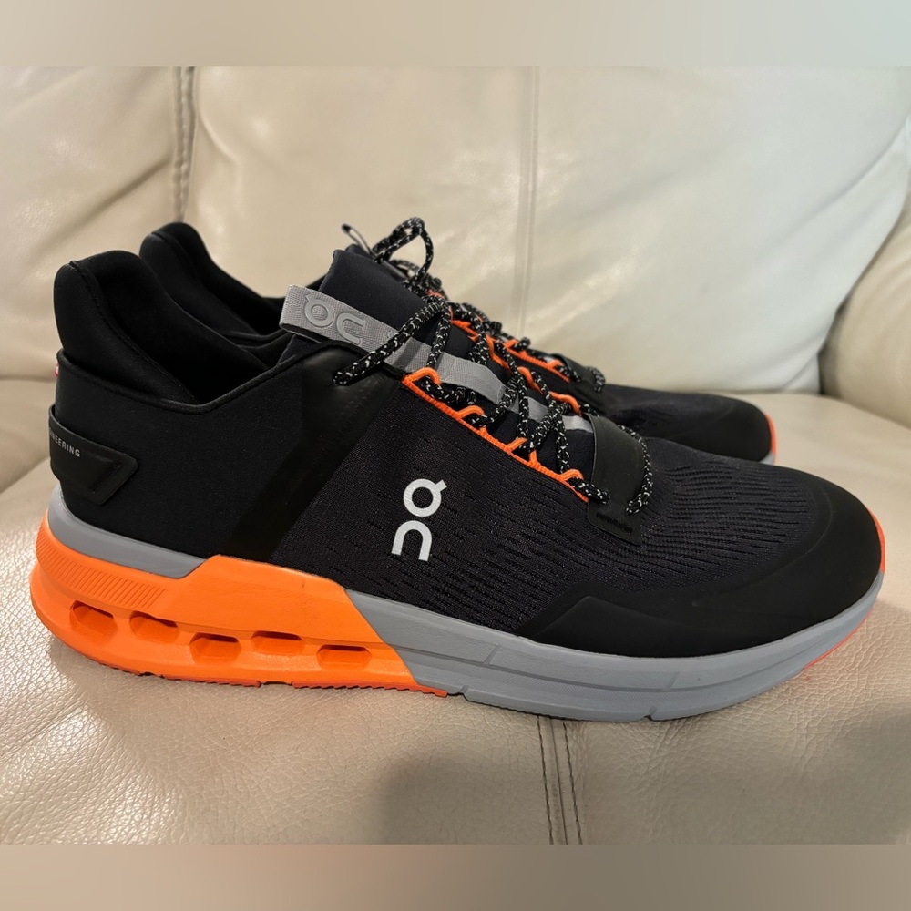 On cloud Cloudnova Flux men’s size 11.5 M